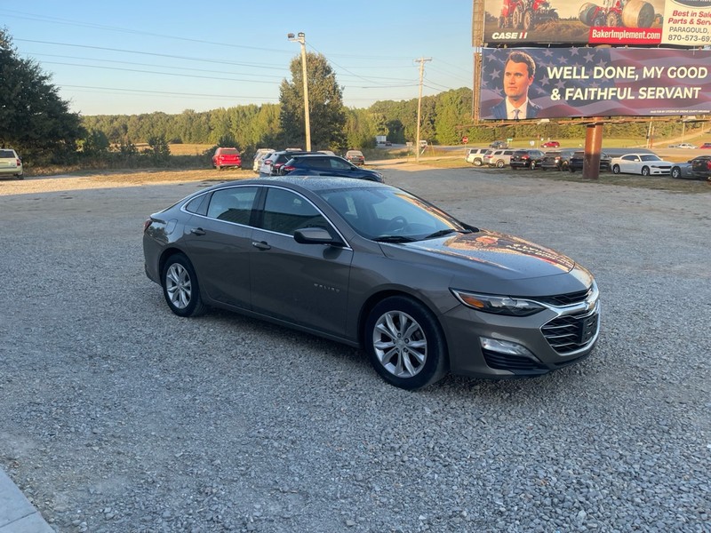 Chevrolet Malibu Vehicle Full-screen Gallery Image 3