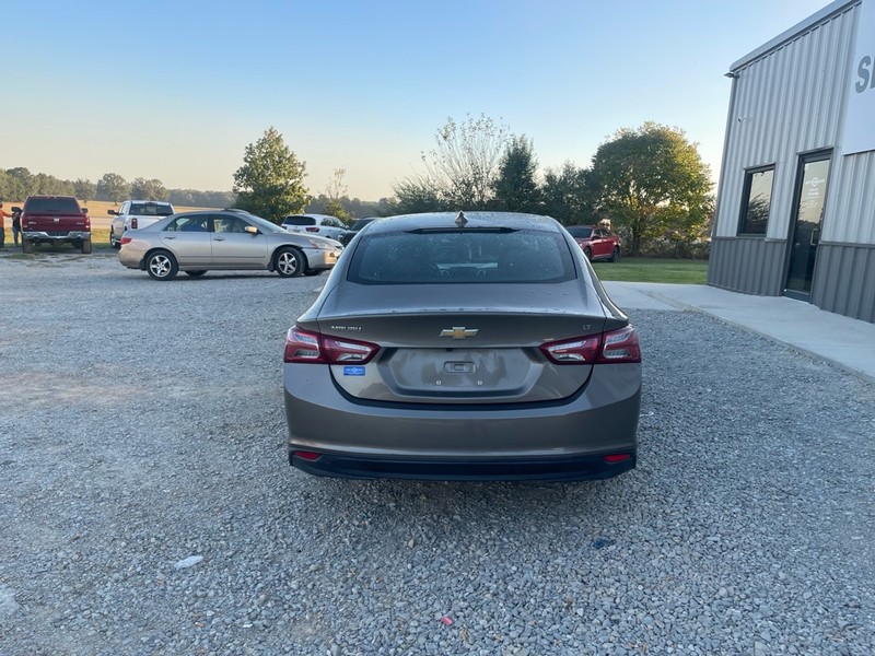 Chevrolet Malibu Vehicle Full-screen Gallery Image 4