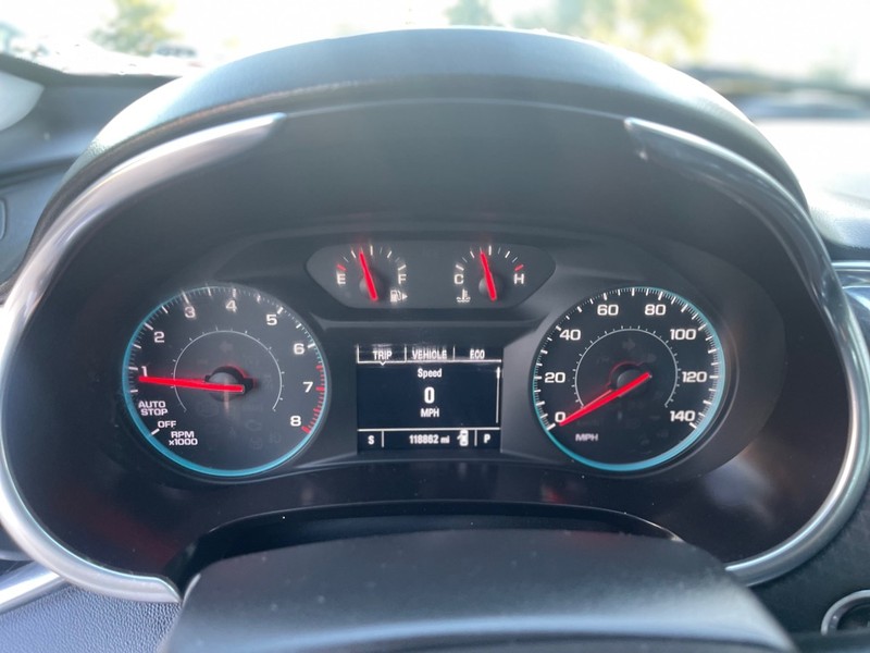 Chevrolet Malibu Vehicle Full-screen Gallery Image 10