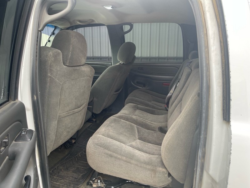 Chevrolet Silverado 1500 Vehicle Full-screen Gallery Image 5