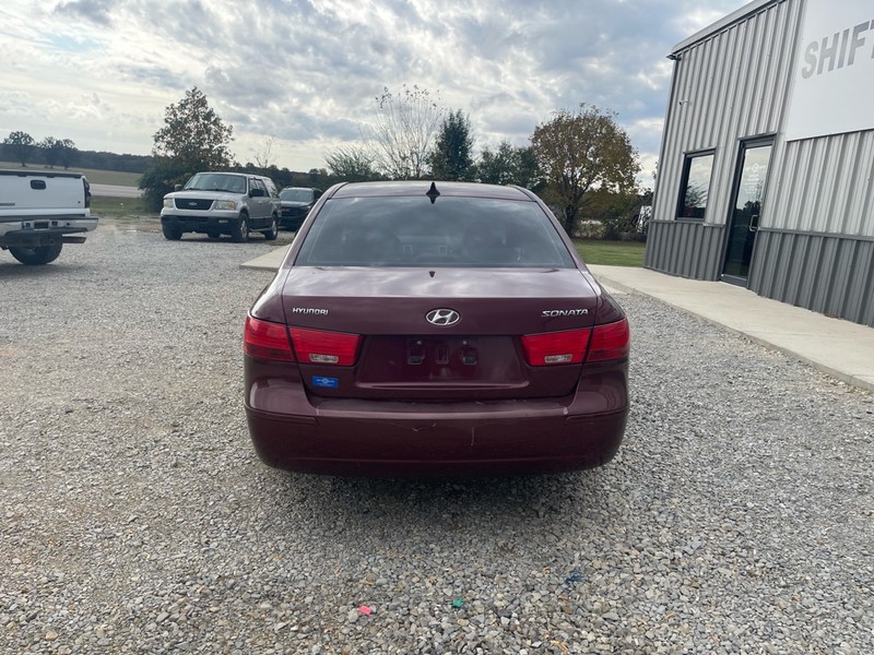 Hyundai Sonata Vehicle Full-screen Gallery Image 4