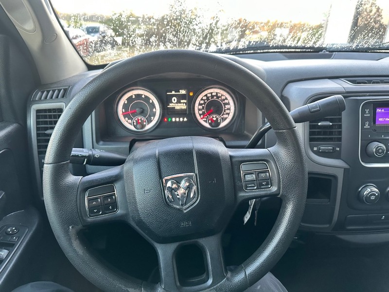 Ram 1500 Vehicle Full-screen Gallery Image 9