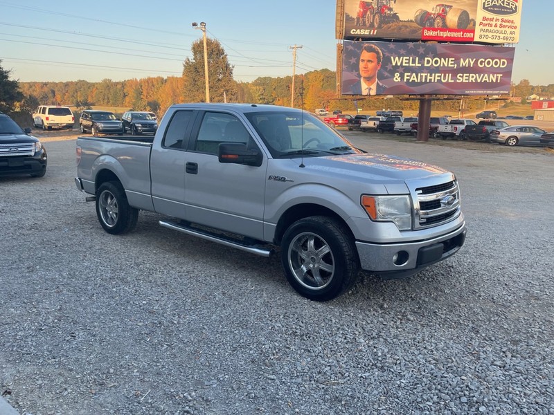 Ford F-150 Vehicle Full-screen Gallery Image 3