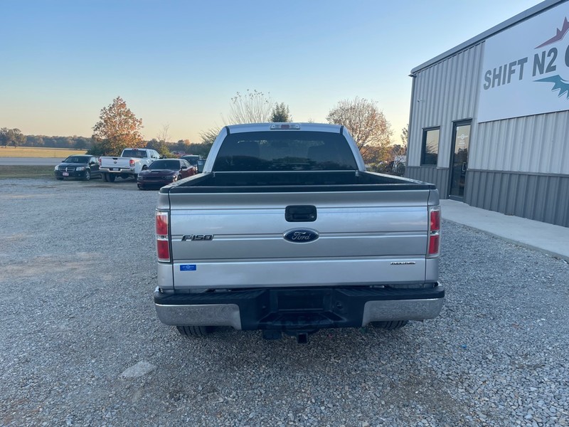 Ford F-150 Vehicle Full-screen Gallery Image 4