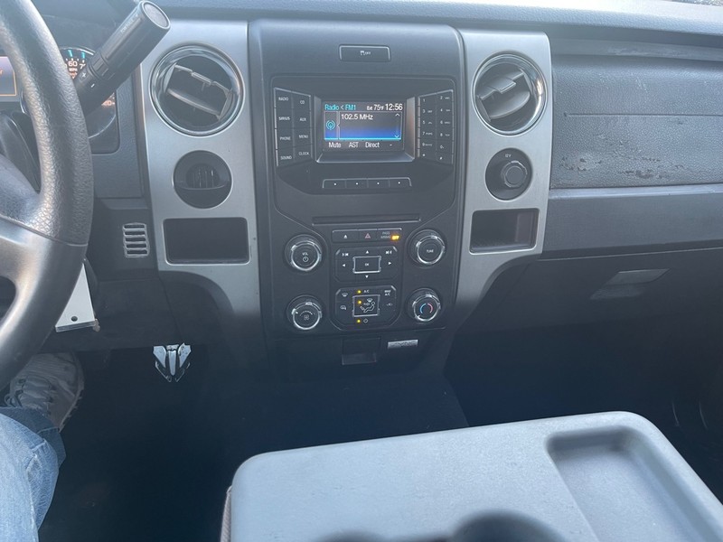 Ford F-150 Vehicle Full-screen Gallery Image 7