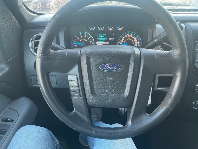 Ford F-150 Vehicle Full-screen Gallery Image 8