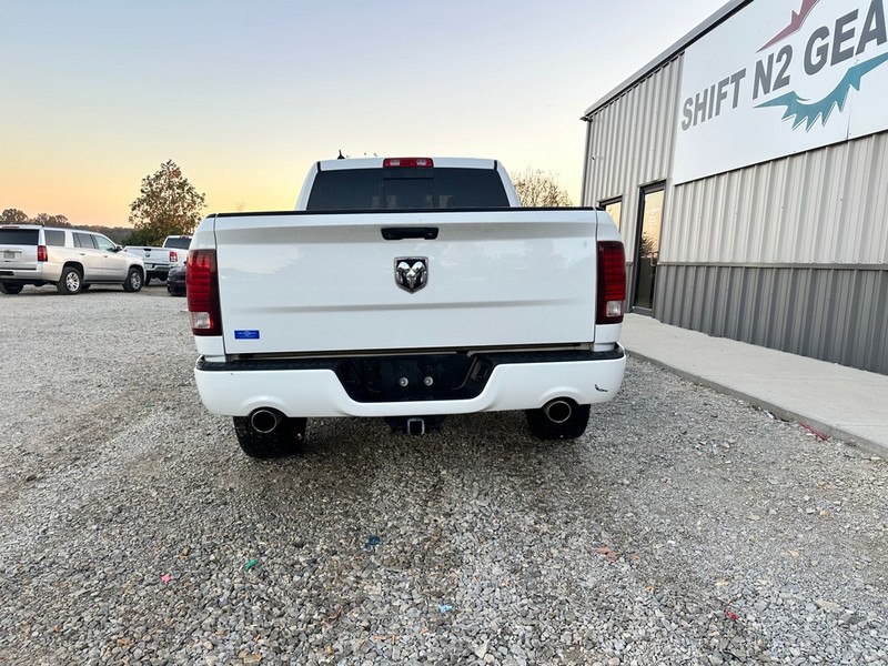 Ram 1500 Vehicle Full-screen Gallery Image 4