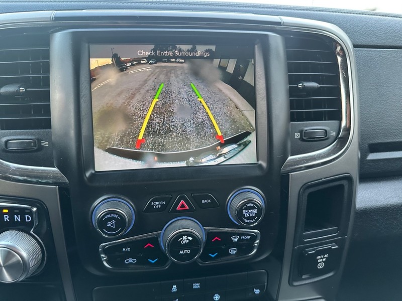 Ram 1500 Vehicle Full-screen Gallery Image 8