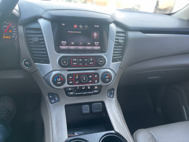 GMC Yukon Vehicle Full-screen Gallery Image 8