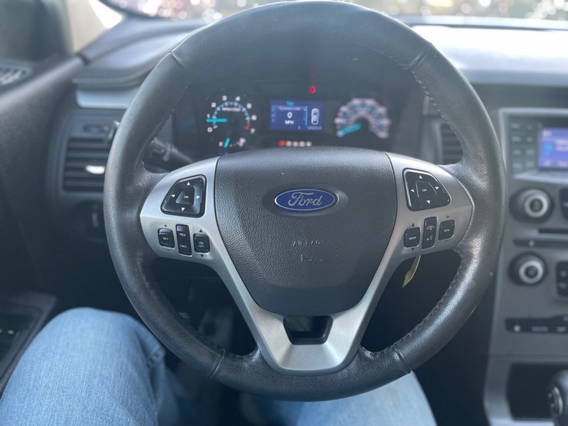 Ford Flex Vehicle Full-screen Gallery Image 10