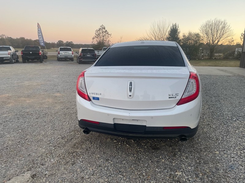 Lincoln MKS Vehicle Full-screen Gallery Image 4