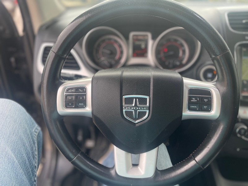 Dodge Journey Vehicle Full-screen Gallery Image 10