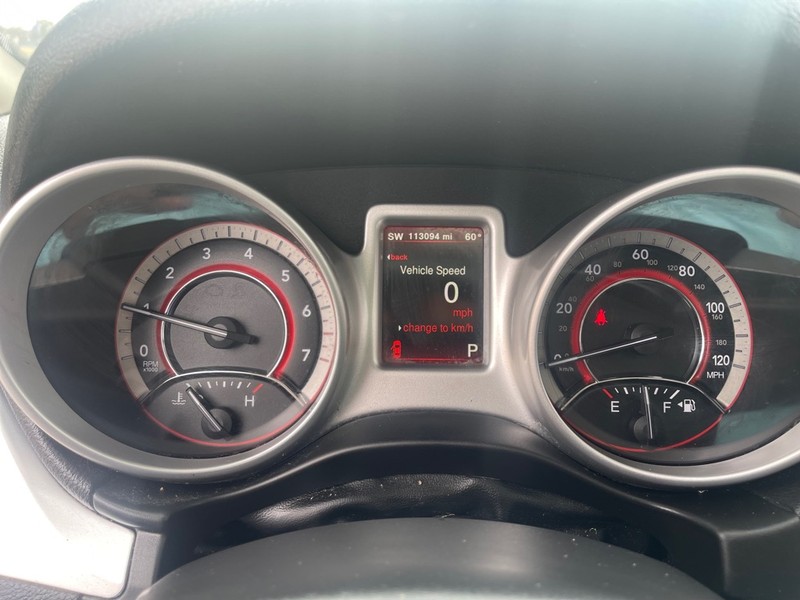 Dodge Journey Vehicle Full-screen Gallery Image 11