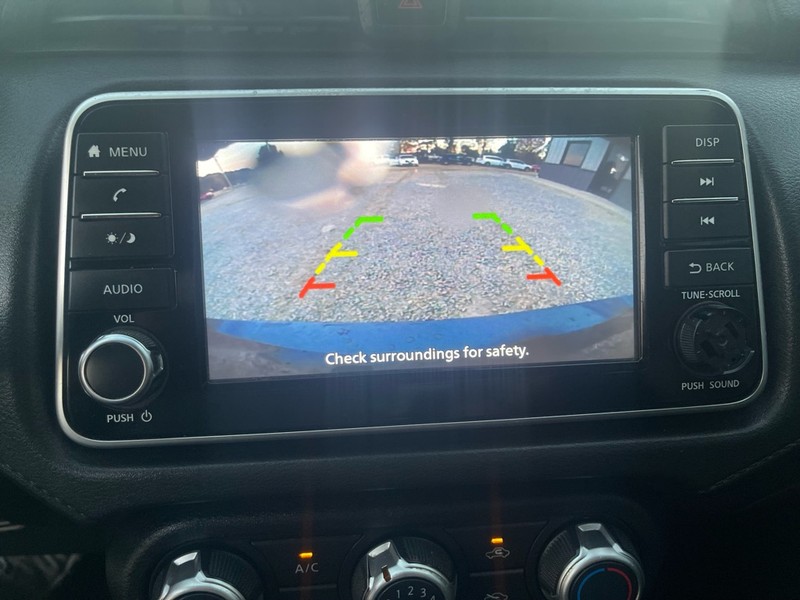 Nissan Versa Sedan Vehicle Full-screen Gallery Image 8