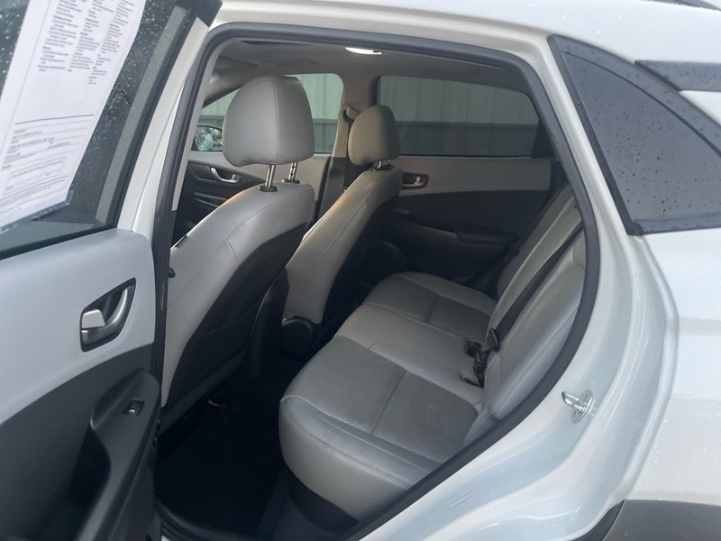 Hyundai Kona Vehicle Full-screen Gallery Image 5