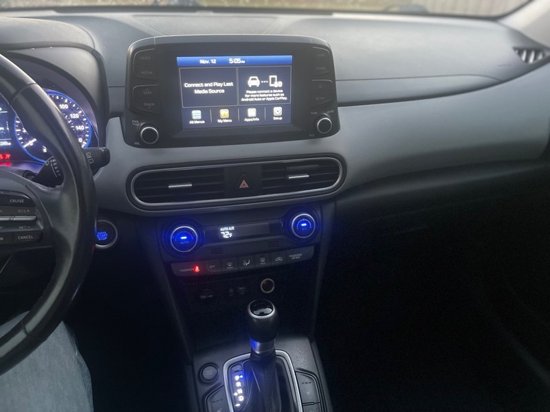 Hyundai Kona Vehicle Full-screen Gallery Image 7