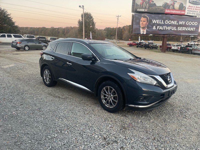 Nissan Murano Vehicle Full-screen Gallery Image 3