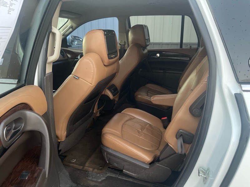 Buick Enclave Vehicle Full-screen Gallery Image 6