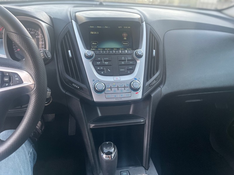 Chevrolet Equinox Vehicle Full-screen Gallery Image 7