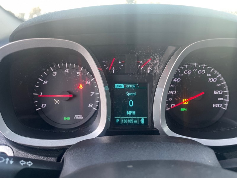 Chevrolet Equinox Vehicle Full-screen Gallery Image 10