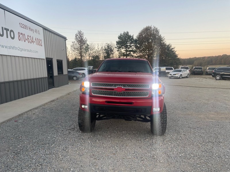 Chevrolet Silverado 1500 Vehicle Full-screen Gallery Image 2