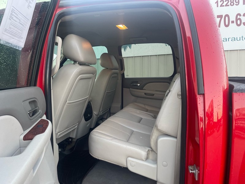 Chevrolet Silverado 1500 Vehicle Full-screen Gallery Image 5