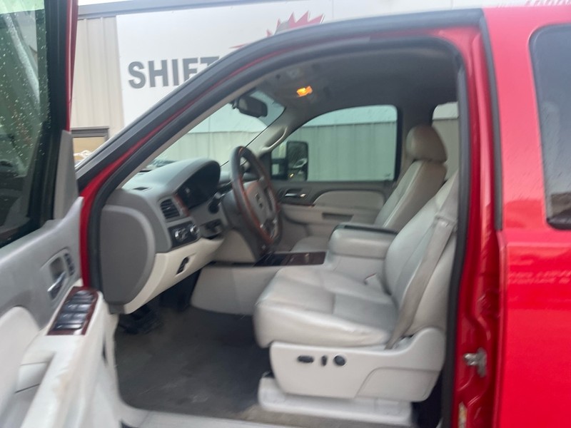 Chevrolet Silverado 1500 Vehicle Full-screen Gallery Image 6