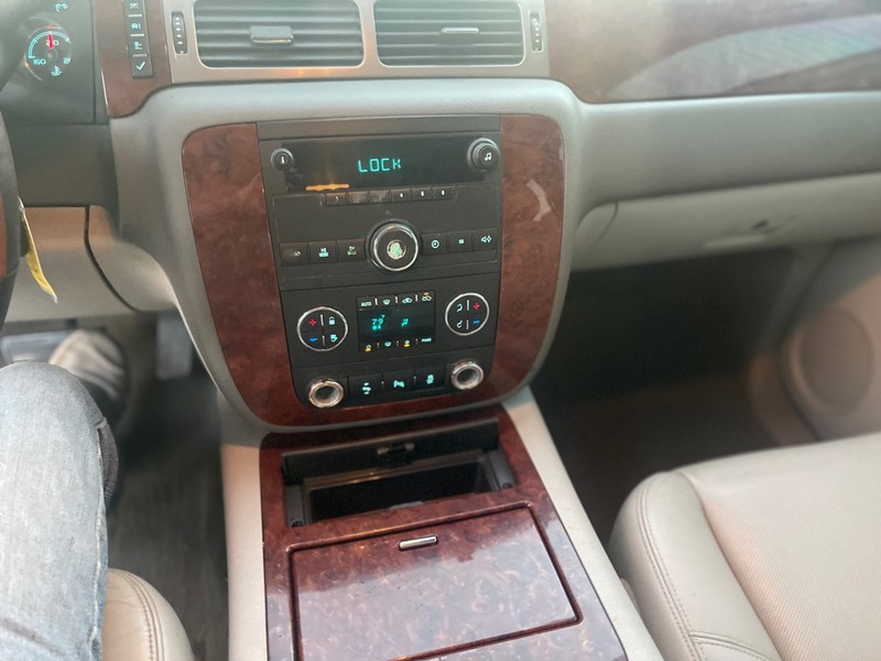 Chevrolet Silverado 1500 Vehicle Full-screen Gallery Image 7