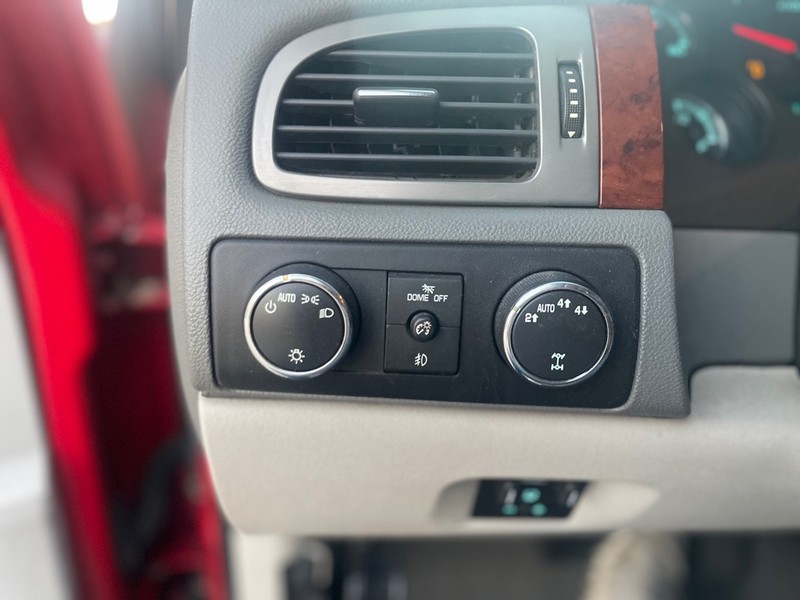 Chevrolet Silverado 1500 Vehicle Full-screen Gallery Image 8