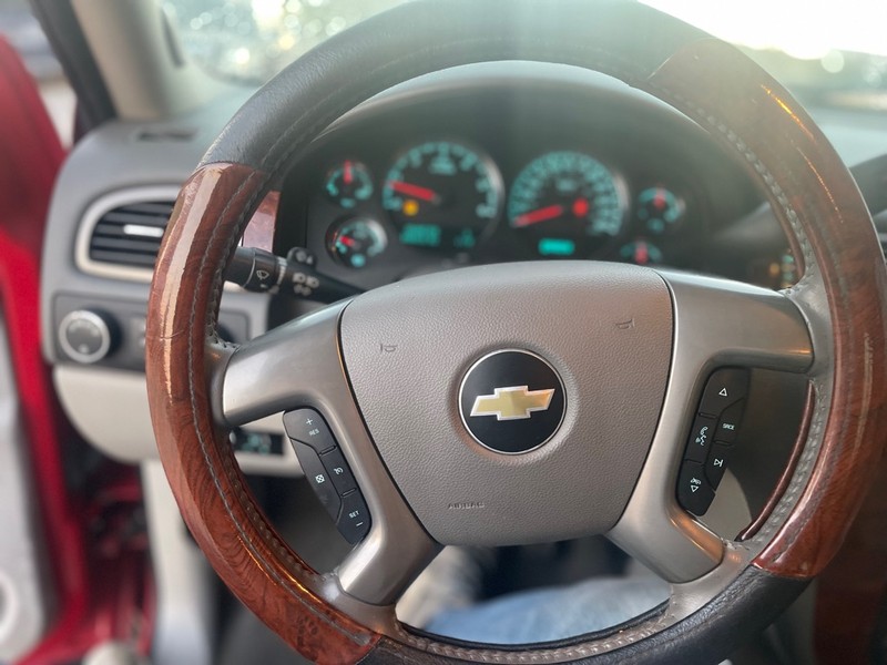 Chevrolet Silverado 1500 Vehicle Full-screen Gallery Image 9