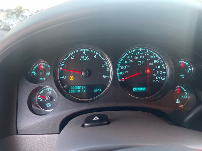 Chevrolet Silverado 1500 Vehicle Full-screen Gallery Image 10