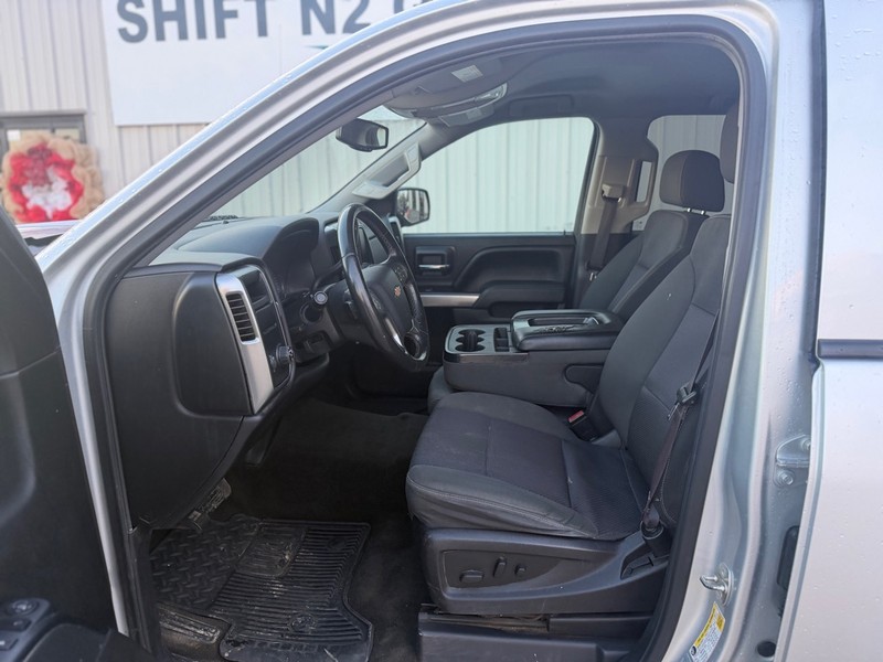 Chevrolet Silverado 1500 Vehicle Full-screen Gallery Image 6