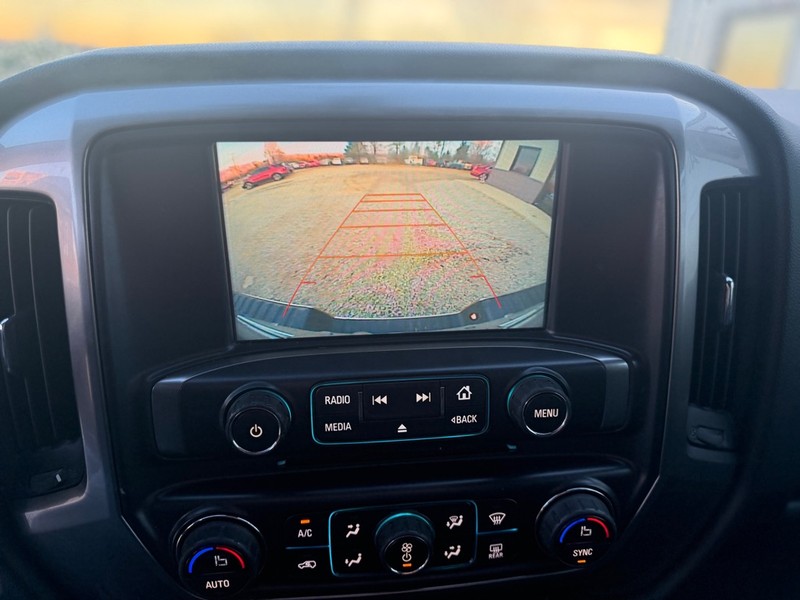 Chevrolet Silverado 1500 Vehicle Full-screen Gallery Image 8