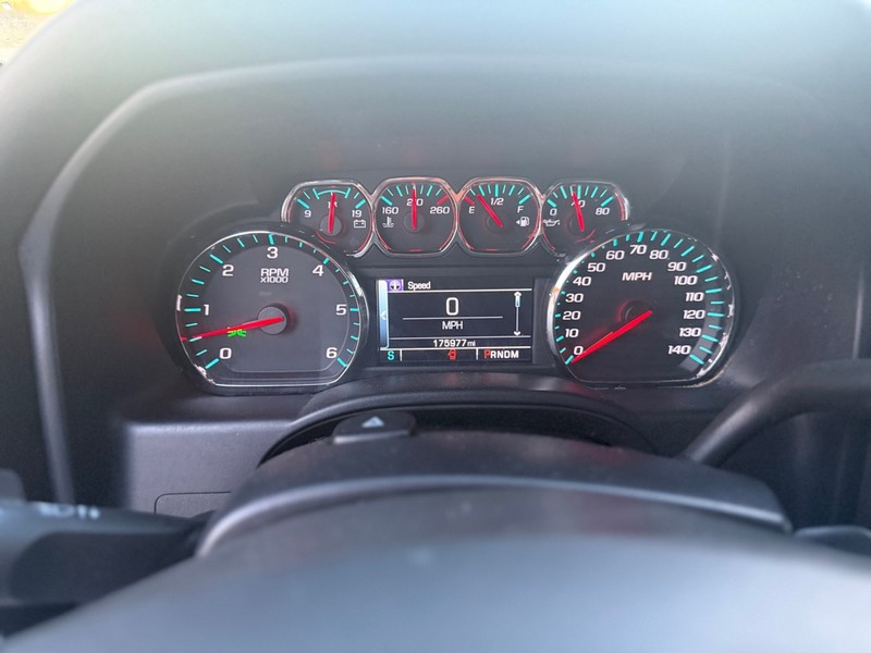 Chevrolet Silverado 1500 Vehicle Full-screen Gallery Image 10