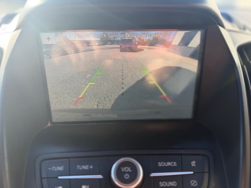 Ford Escape Vehicle Full-screen Gallery Image 8