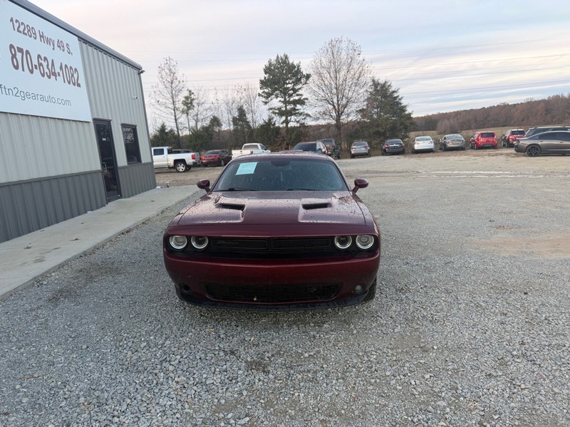 Dodge Challenger Vehicle Full-screen Gallery Image 2