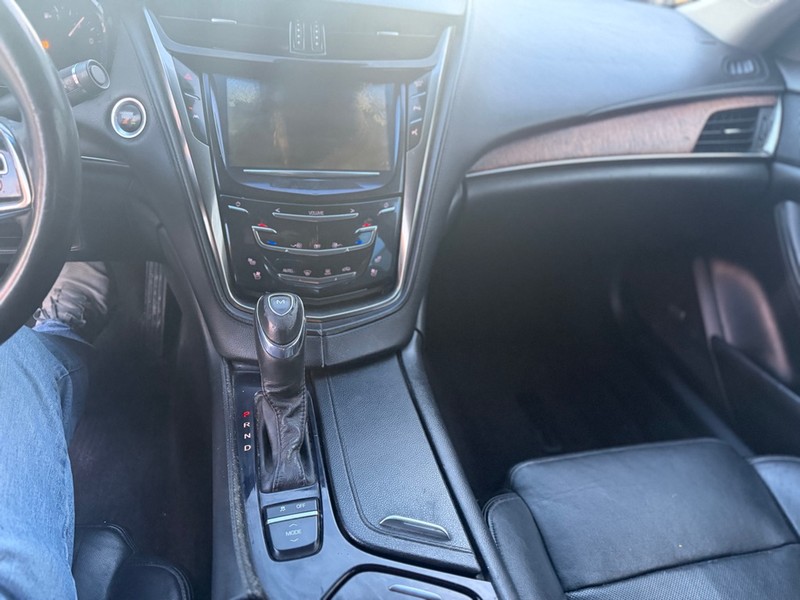 Cadillac CTS Vehicle Full-screen Gallery Image 7