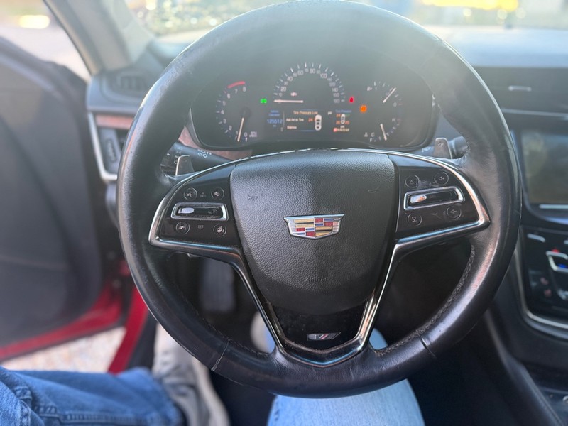 Cadillac CTS Vehicle Full-screen Gallery Image 8