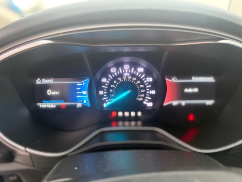 Ford Fusion Vehicle Full-screen Gallery Image 10