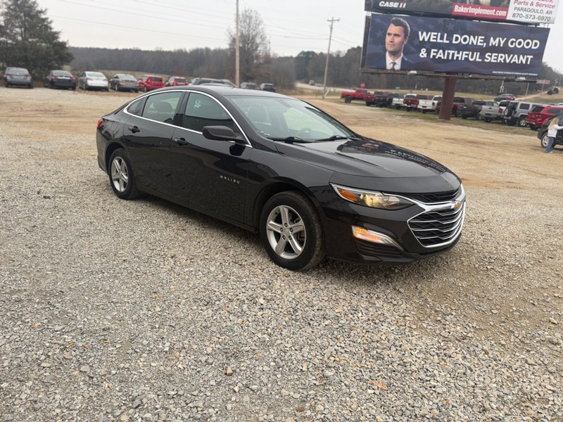 Chevrolet Malibu Vehicle Full-screen Gallery Image 3
