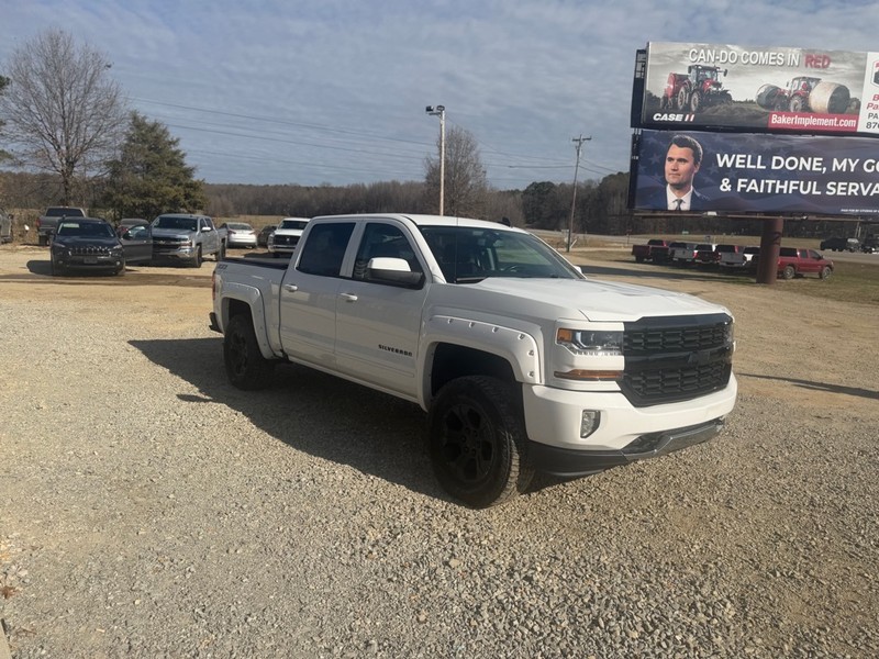 Chevrolet Silverado 1500 Vehicle Full-screen Gallery Image 3