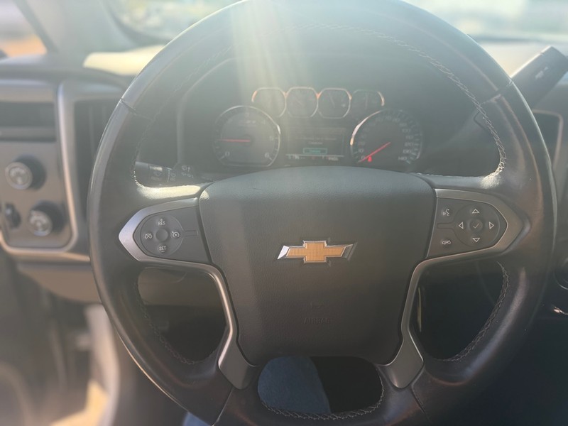 Chevrolet Silverado 1500 Vehicle Full-screen Gallery Image 10