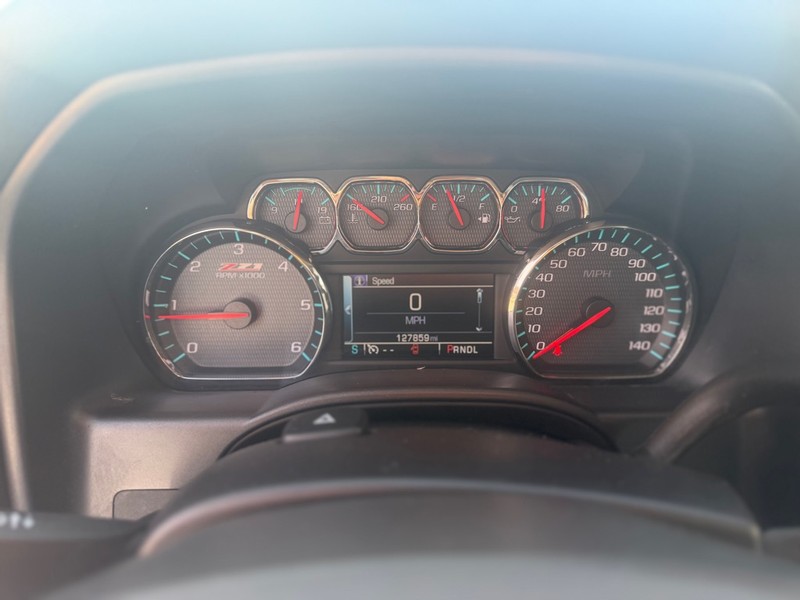 Chevrolet Silverado 1500 Vehicle Full-screen Gallery Image 11