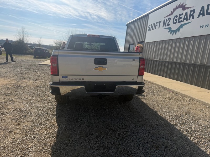 Chevrolet SILVERADO 1500 Vehicle Full-screen Gallery Image 4