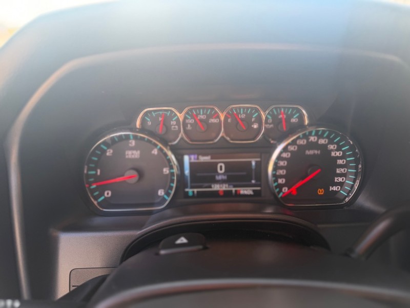 Chevrolet SILVERADO 1500 Vehicle Full-screen Gallery Image 11