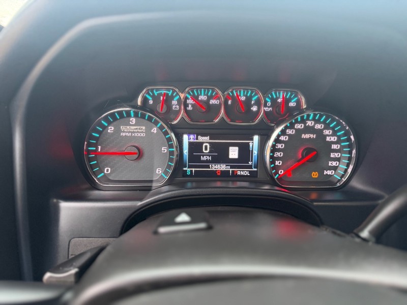 GMC Sierra 1500 Vehicle Full-screen Gallery Image 12