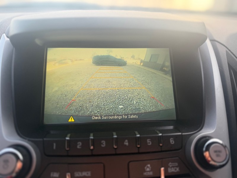 Chevrolet EQUINOX Vehicle Full-screen Gallery Image 8