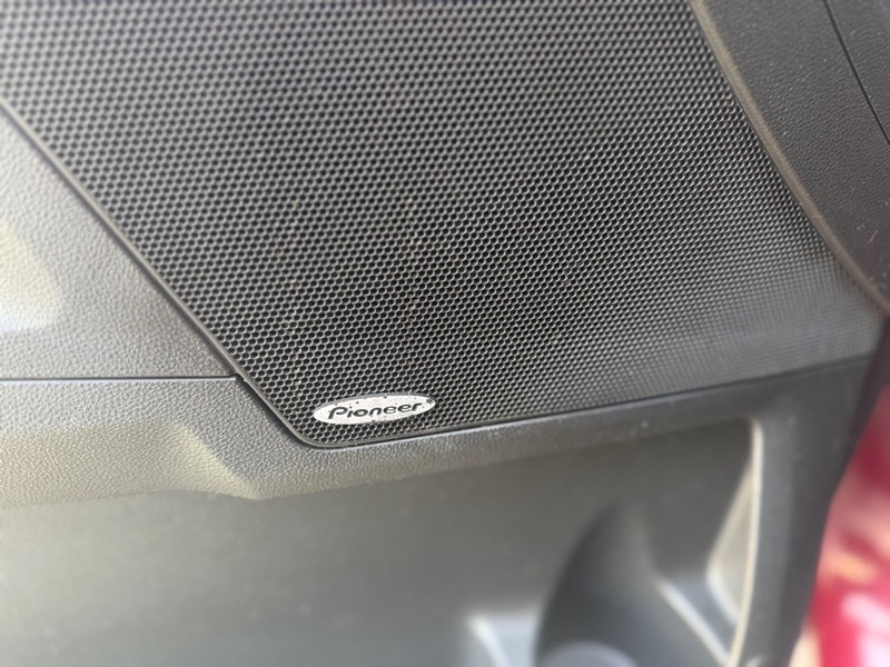 Chevrolet EQUINOX Vehicle Full-screen Gallery Image 10