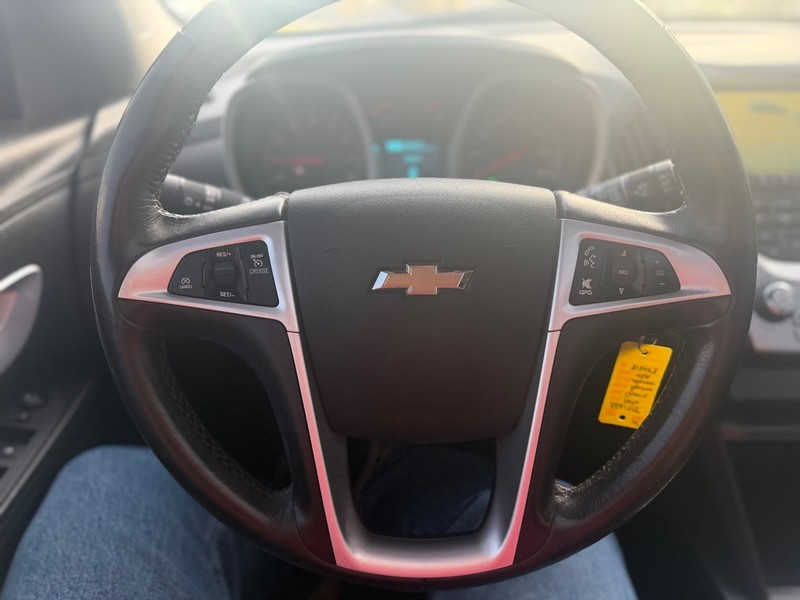 Chevrolet EQUINOX Vehicle Full-screen Gallery Image 11