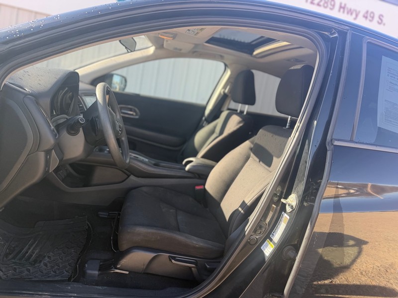 Honda HR-V Vehicle Full-screen Gallery Image 6